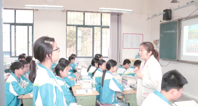 通江县洪口初级中学：教育之光的烛照